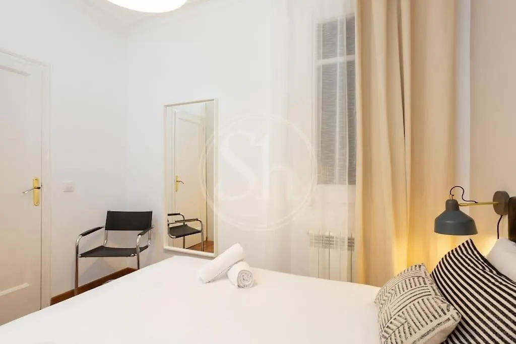 Elegante Apartamento Cerca De La Sagrada Familia I Barcelona