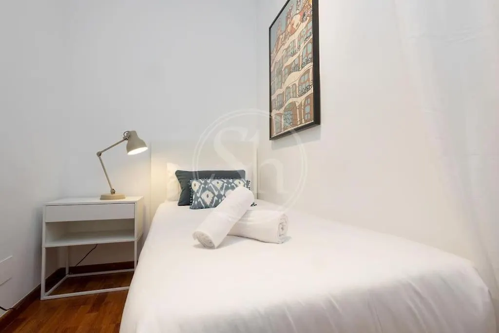 Elegante Apartamento Cerca De La Sagrada Familia I Barcelona Spain