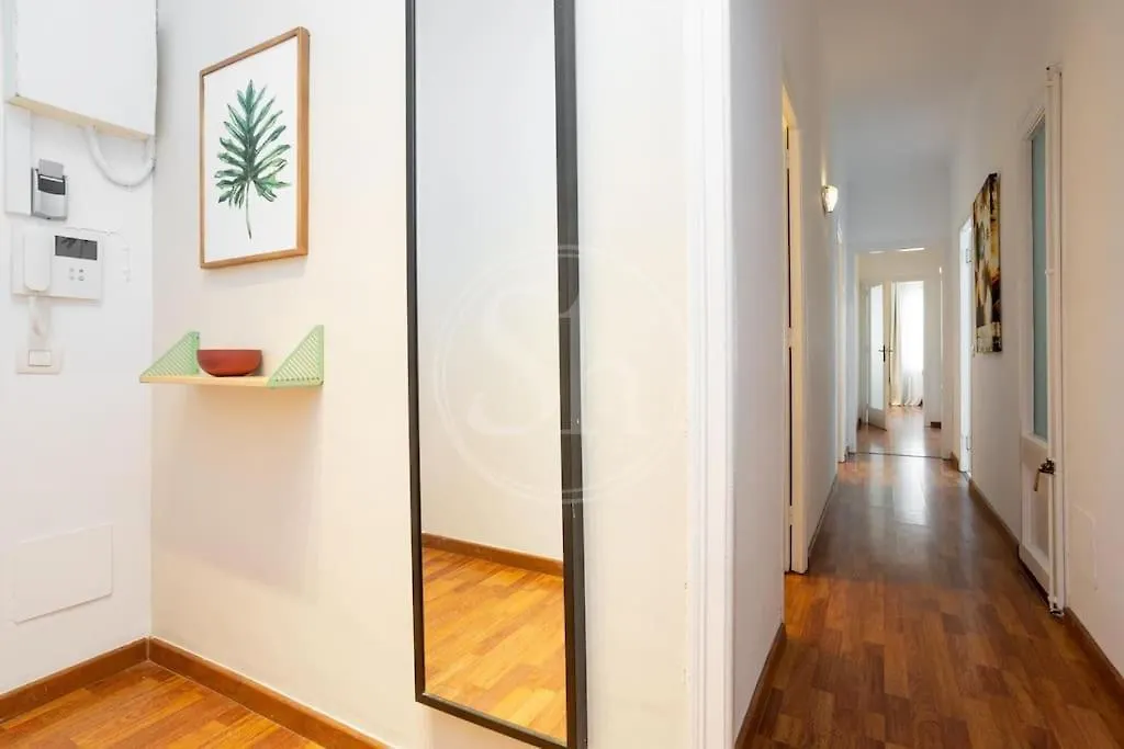Elegante Apartamento Cerca De La Sagrada Familia I Barcelona Apartment