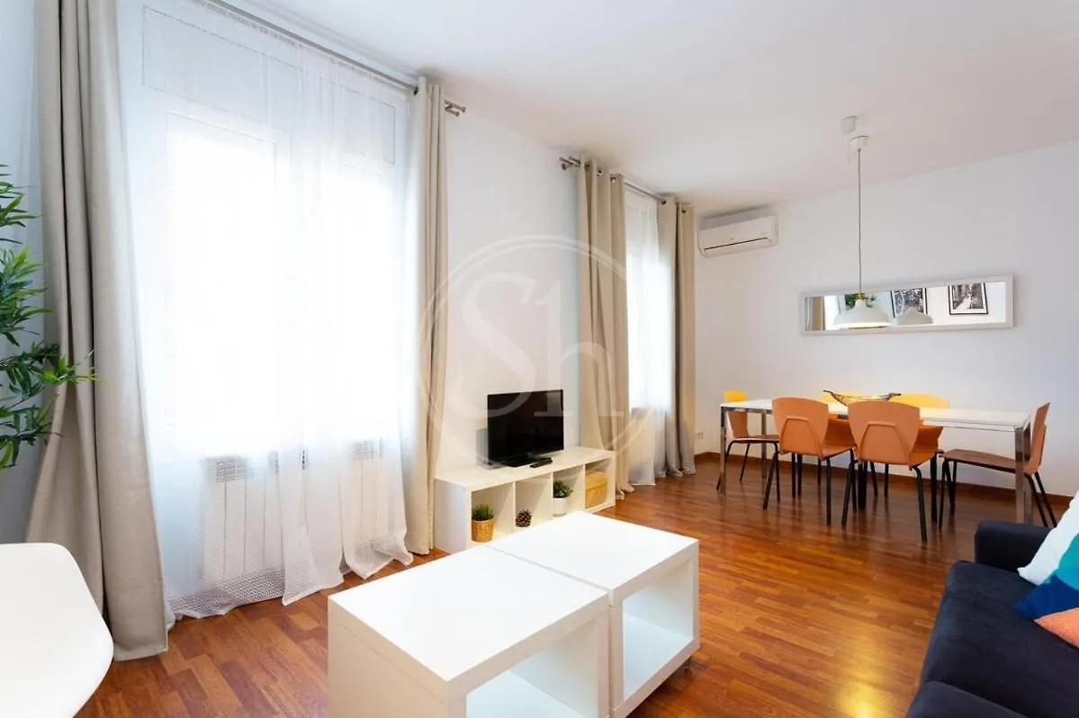 Elegante Apartamento Cerca De La Sagrada Familia I Barcelona Apartment